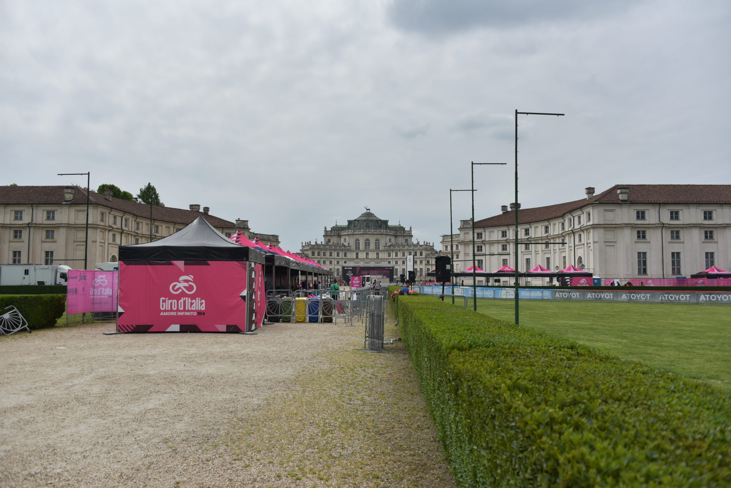 Giro d'Italia 2021: dalla palazzina di caccia di Stupinigi la partenza della 2^ tappa