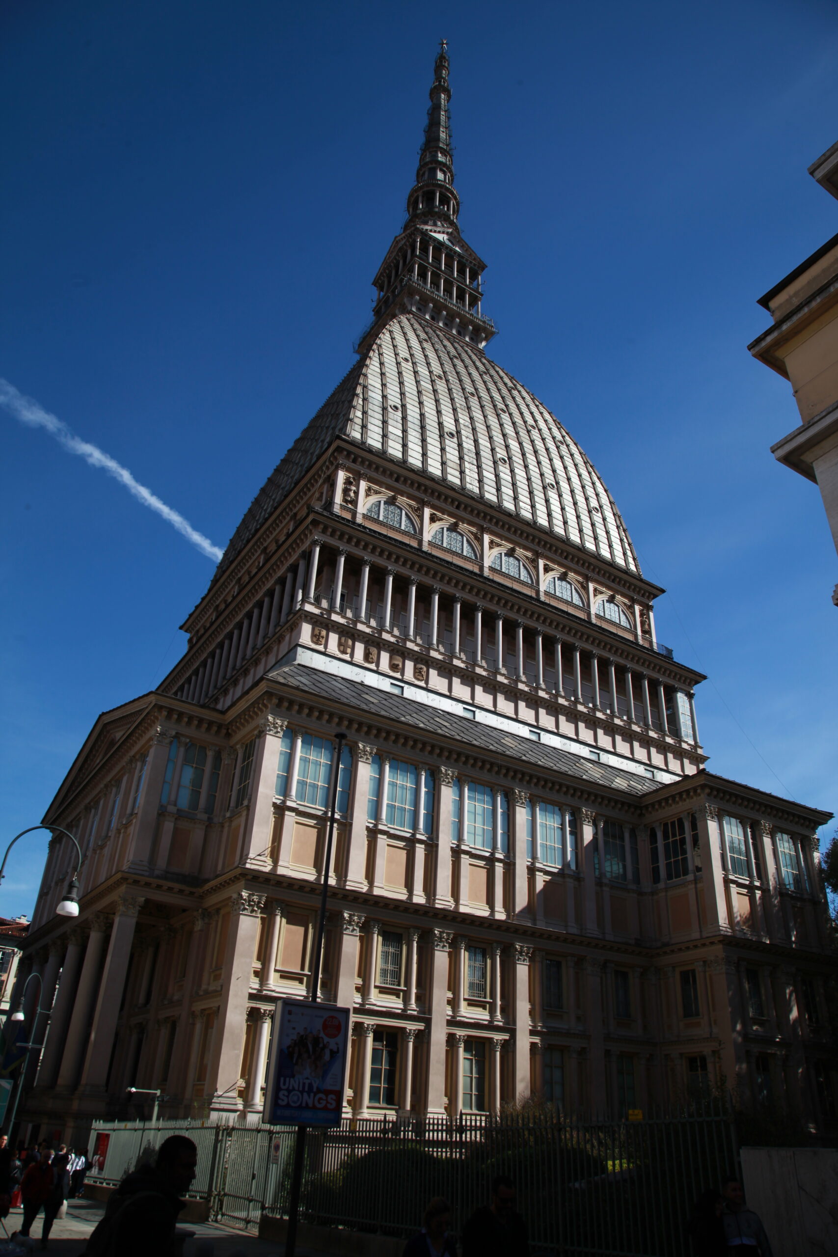 La Mole Antonelliana -Simbolo di Torino tra Storia, Bellezza e Funzionalità